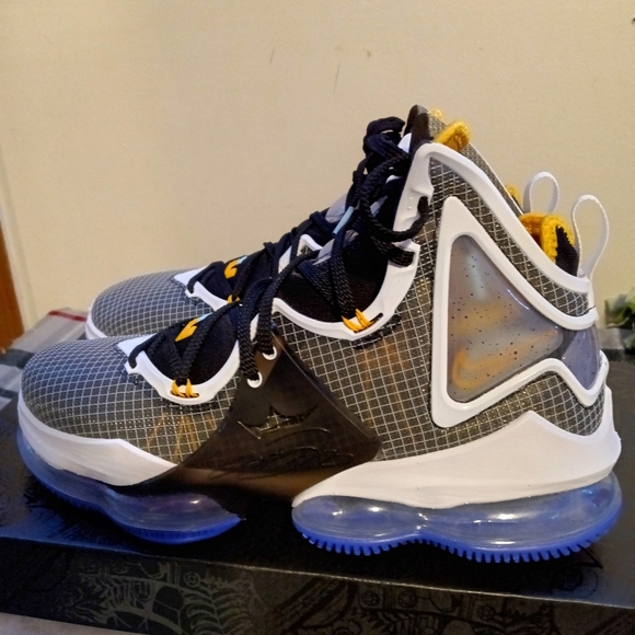 Shoes - Picture 3 of 3